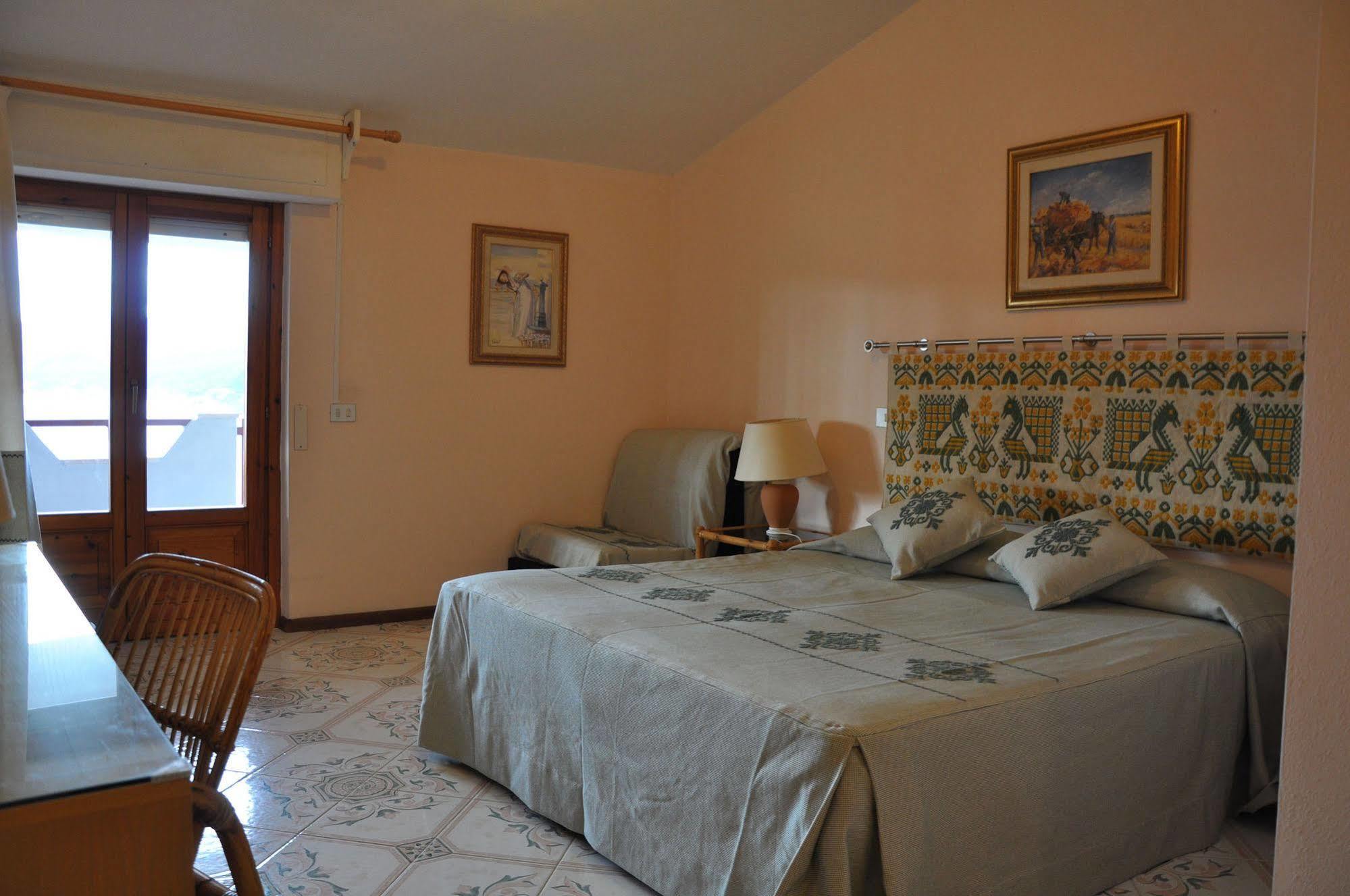 Hotel L'Oasi Cala Gonone Exterior photo